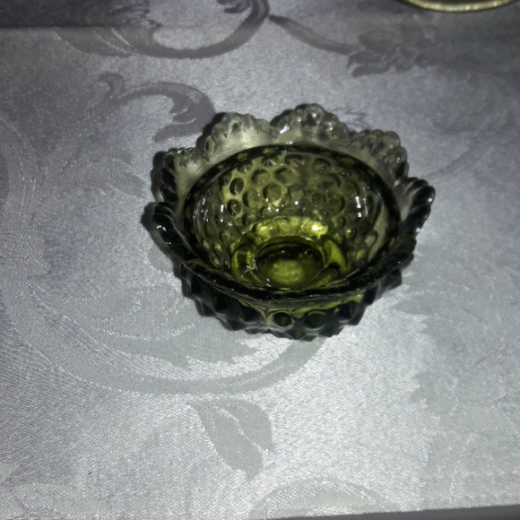 Vintage Fenton Glassware - Picture 4 of 6
